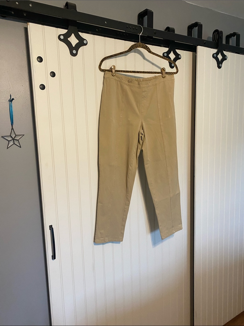 Isaac Mizrahi Khaki Cropped Ankle Pants